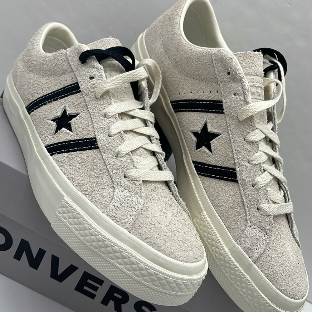 Converse WMNS Suede Sneakers A06424C
ONE STAR ACADEMY PRO OX EGRET/BLACK - Picture 6 of 16